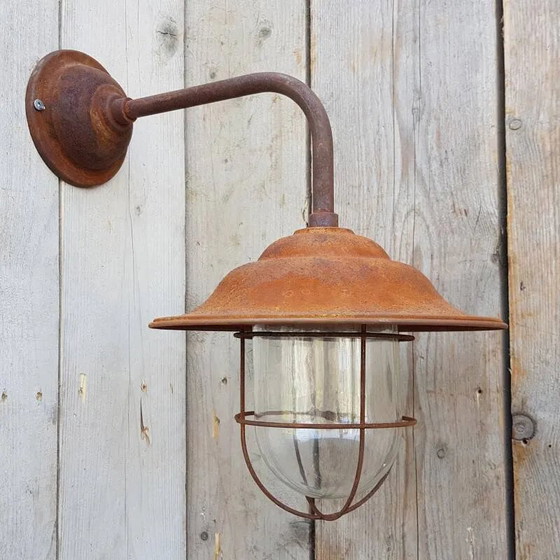 French Rusty Barn Lamp applique murale, Appliques murales, Métal, Céramique, Marron, Industrieel (photo 6 sur 7)
