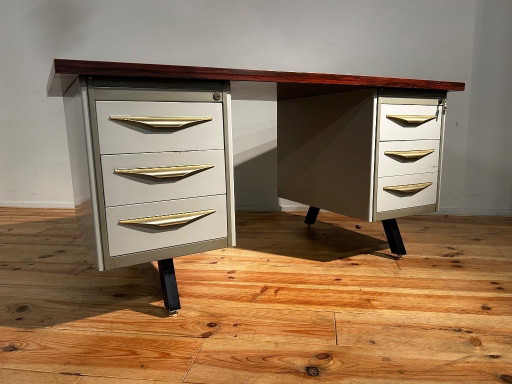 Escritorio industrial vintage de mediados de siglo – bureau, Metal, Wood (photo 2 of 19)