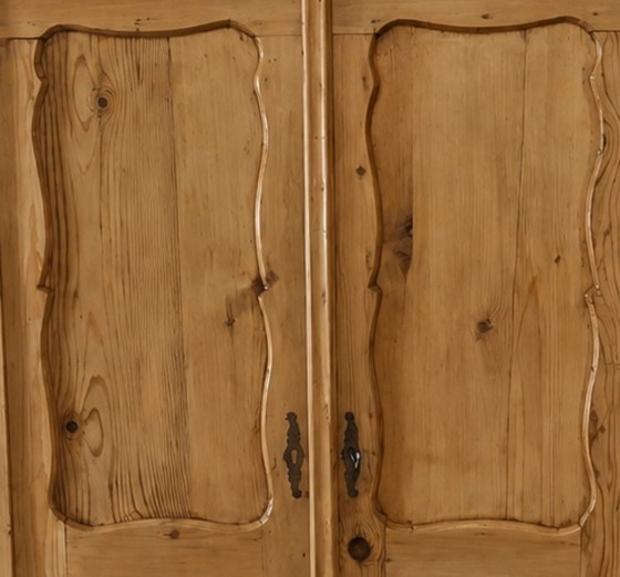 Image 1 of Antieke geloogd grenen biedermeier meidenkast buffetkast kledingkast