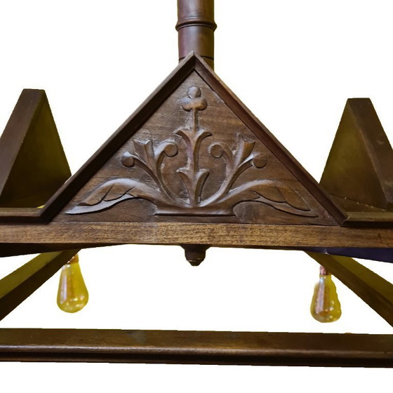 Image 1 of Lámpara colgante francesa de madera con cabezas de águila de alrededor de 1900