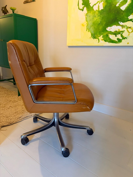 Sedia direzionale danese vintage, cognac, sedia da ufficio di design, Sedie da conferenza, Pelle, Alluminio (foto 4 di 5)
