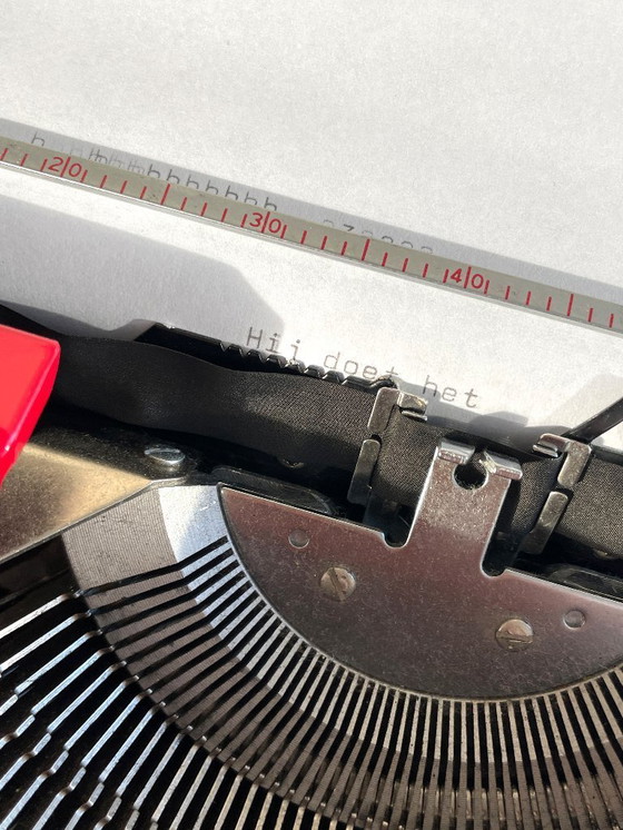 Image 1 of Machine à écrire vintage Sperry Remington Idol rouge années 1980, style rétro