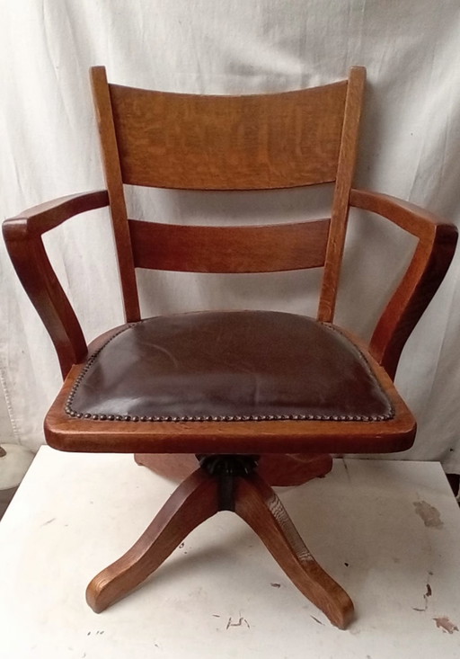Captain's Swivel Chair