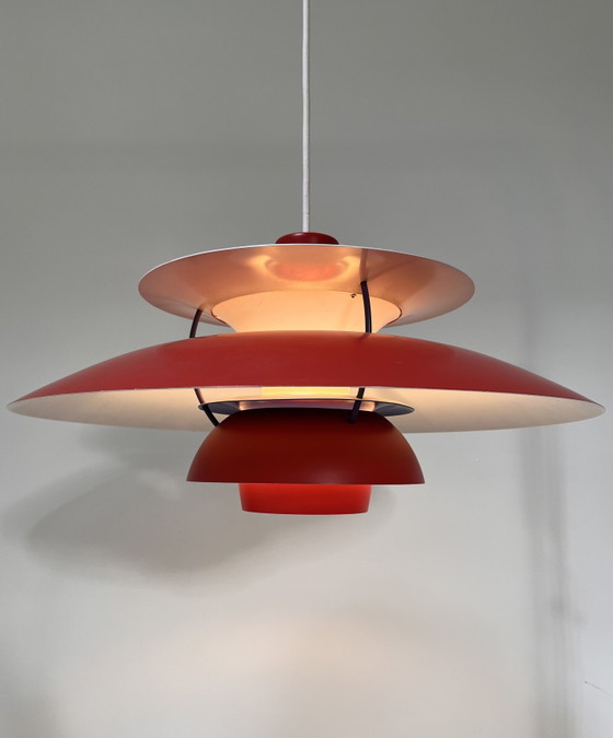 Lampada a sospensione iconica rossa Louis Poulsen PH 5 – Lampade a sospensione, Metal (photo 12 of 13)