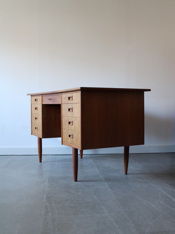 Image 1 of Scrivania vintage danese in teak