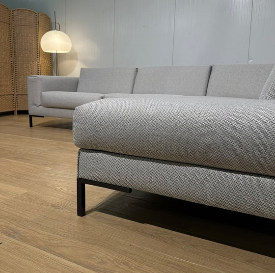 Nuovo modello disponibile in magazzino: divano angolare Aikon + garanzia. – Design on Stock, Divani angolari (photo 3 of 10)