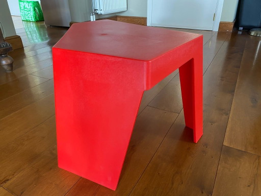 MAZE Side Table van Quinze & Milan