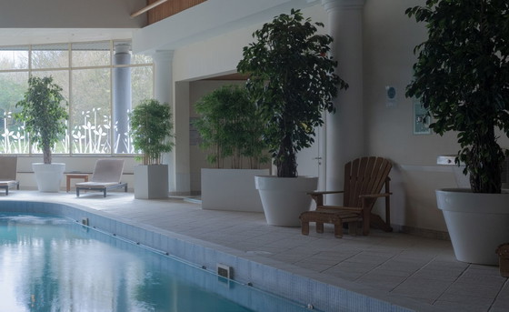 Image 1 of Piscina vuota — fotografia a colori incorniciata 70x100 cm