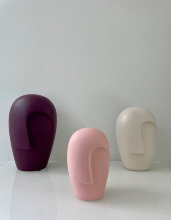 Image 1 of Juego de 3 jarrones esculturales modernos con caras estilizadas