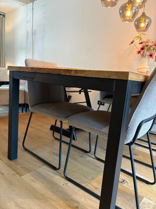 6 persoons eiken houten eettafel (evt. als complete set)