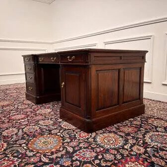 Klassischer englischer Partnerschreibtisch grünes Leder, Holz, Chesterfield (Foto 6 von 20)