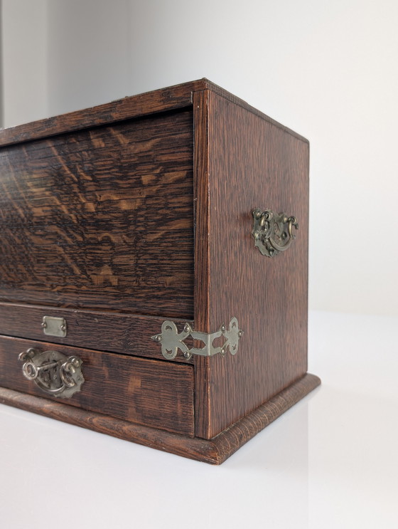 Image 1 of Mobiletto da scrittura vittoriano in quercia con tamburo automatico, XIX secolo