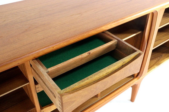 Image 1 of Johannes Andersen pour Uldum mobelfabrk buffet vintage