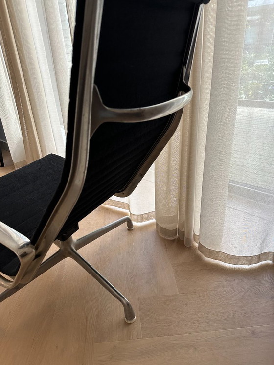 Image 1 of Herman Miller EA 124 - Charles Eames