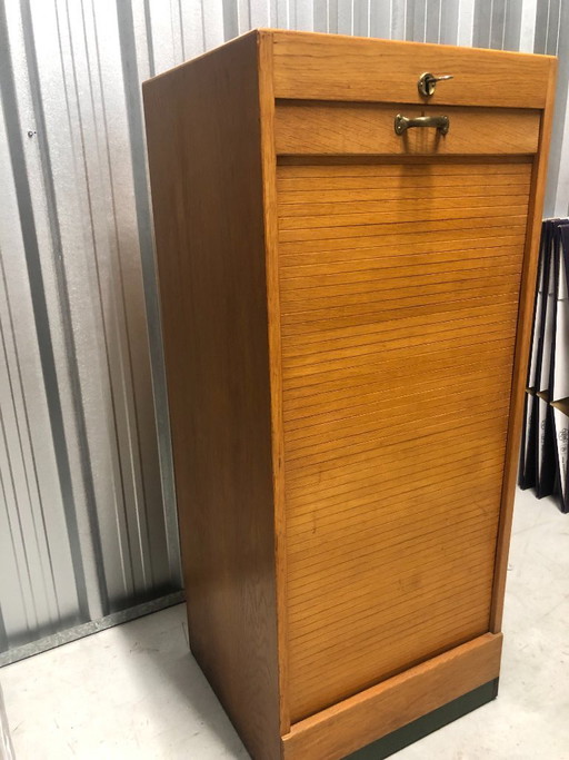 Vintage-Aktenschrank mit Rollladen, 1950er Jahre