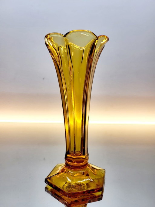 Val Saint Lambert Art deco Vase, Luxval Serie Modell Américain, bernsteinfarben, Belgien