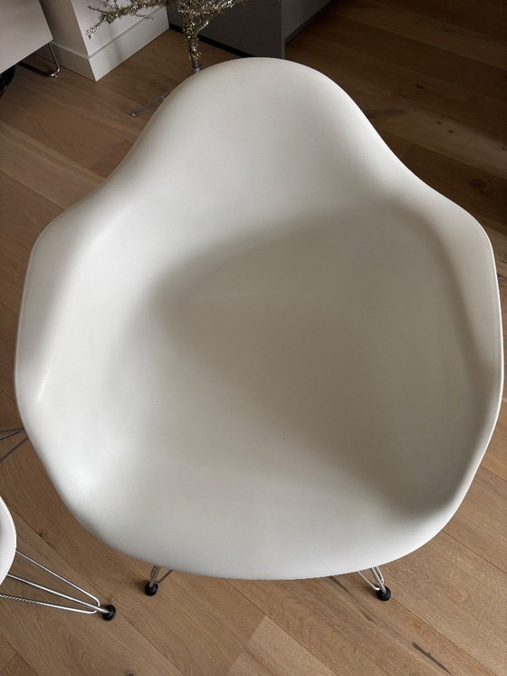 Image 1 of 4x Original Vitra Eamnes DAR chairs in good condition