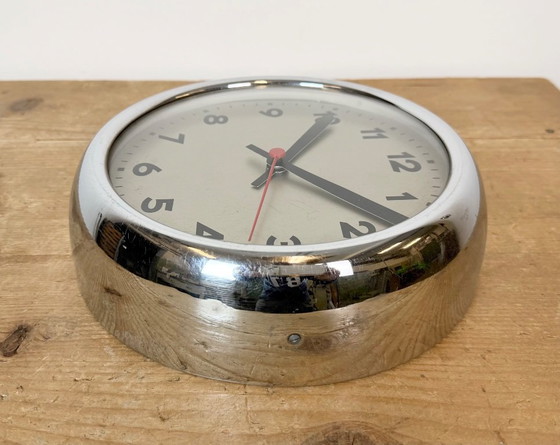 Vintage Wall Clock from PRAGUR, 1940s – Glass, Chrome (photo 12 of 19)