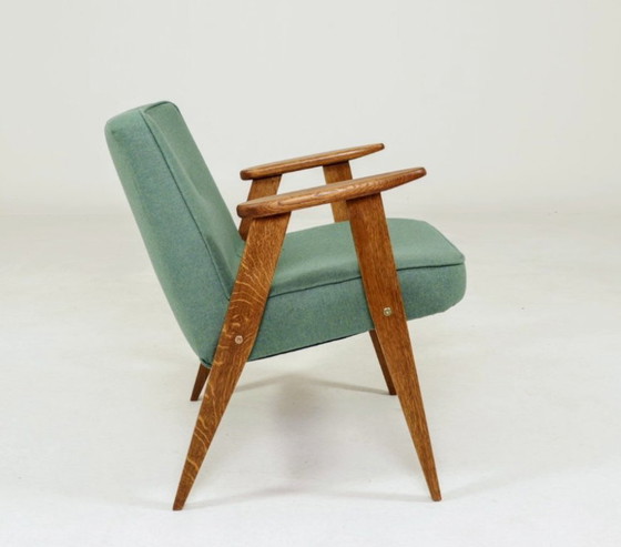 Image 1 of Fauteuil scandinave en laine verte naturelle et bois rustique de chêne