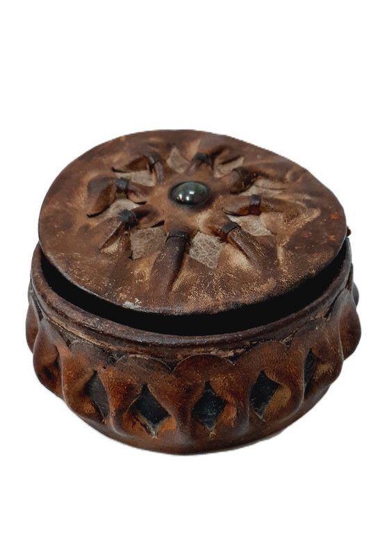 Image 1 of  Vintage, handmade, round leather box