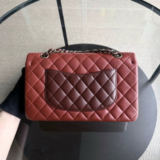 Image 1 of Chanel Classic Flap Medium - 25 cm gewatteerd lamsleer Tri-Colo goudkleurige hardware Serie 18