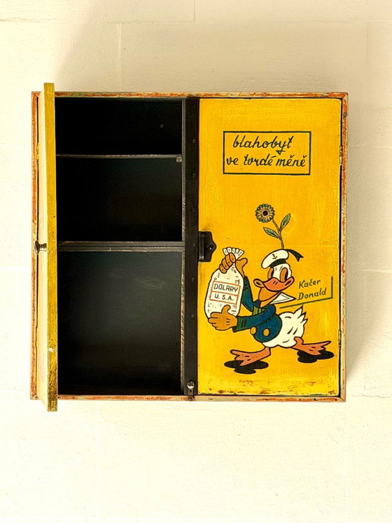 Mobile dipinto a mano di metà secolo, ex Cecoslovacchia, anni '70 – Armadi contenitori, Wood (photo 14 of 17)