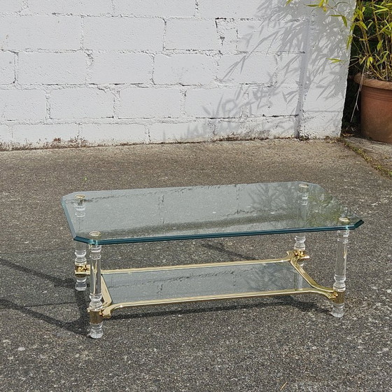Image 1 of Italienischer schwerer zweistöckiger Couchtisch aus Lucite, Tommaso Barbi, Regency-Stil, 80er Jahre