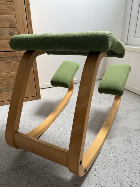 Stokke Varier Chaise à genoux variable Vert clair – Chaises de bureau, Textile, Wood (photo 3 of 5)