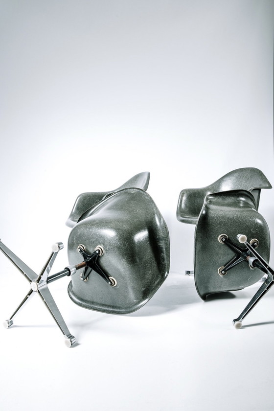 Image 1 of Eames / Miller DAR glasvezel grijs