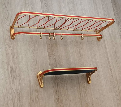 Porte-manteau en corde des années 50 avec étagère assortie.