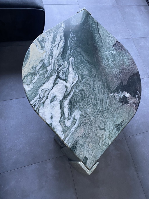Table basse en marbre, modèle « goutte d’eau », designer Roche Bobois