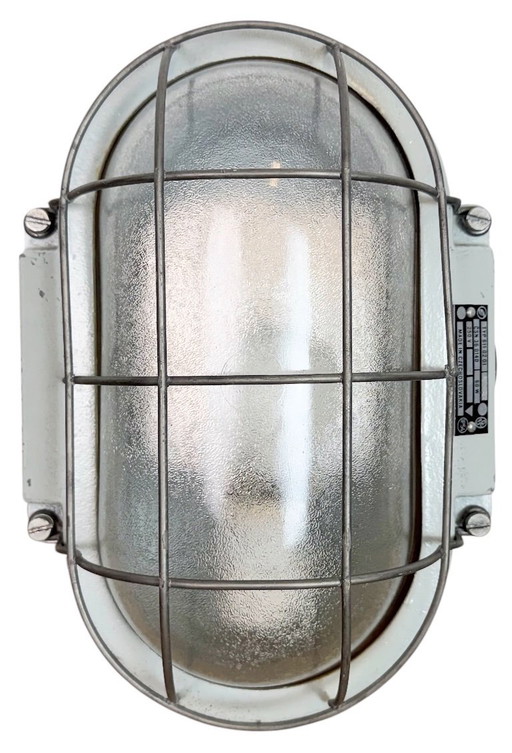 Applique industriale in alluminio pressofuso con vetro smerigliato di Elektrosvit, anni '70