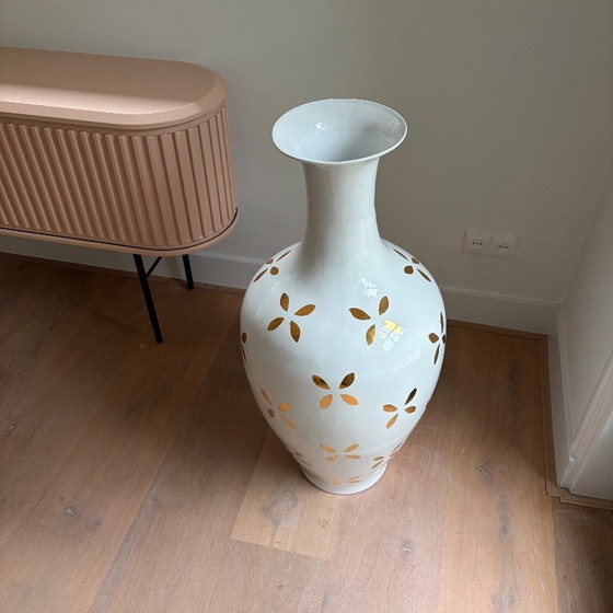 Image 1 of Classic Gold Leaves vase