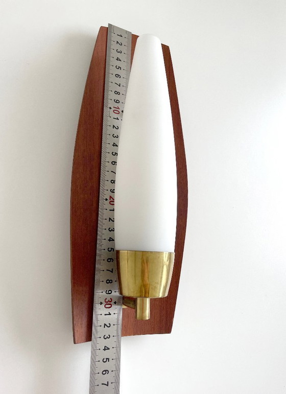 Image 1 of Applique murale moderne du milieu du siècle, design scandinave vintage en teck