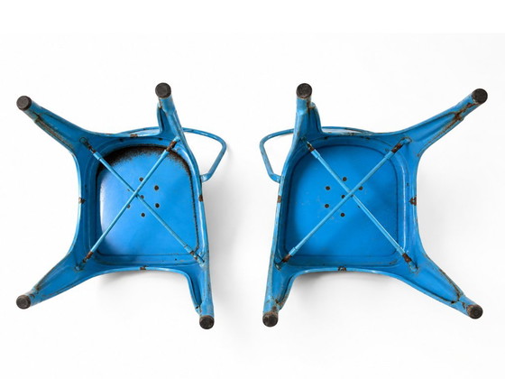 Set of 4 Tolix chairs, 2 yellow, 2 blue. 1960s edition. – Dining chairs, Metal (photo 7 of 8)