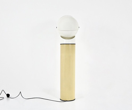 Lampadaire Mezzo Pileo par Gae Aulenti pour Artemide, 1970s – Metal, Plastic (photo 7 of 16)
