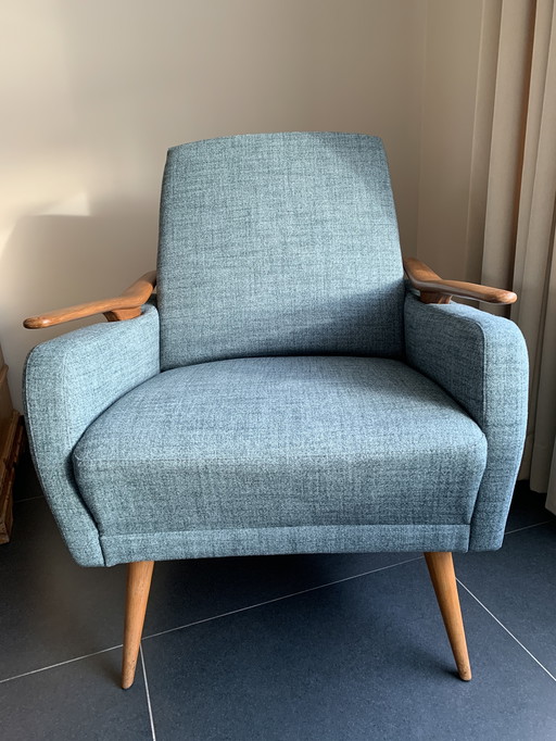 Volledig Opnieuw Gestoffeerde Mid Century Fauteuil In Grijs Groene Stof En Hout