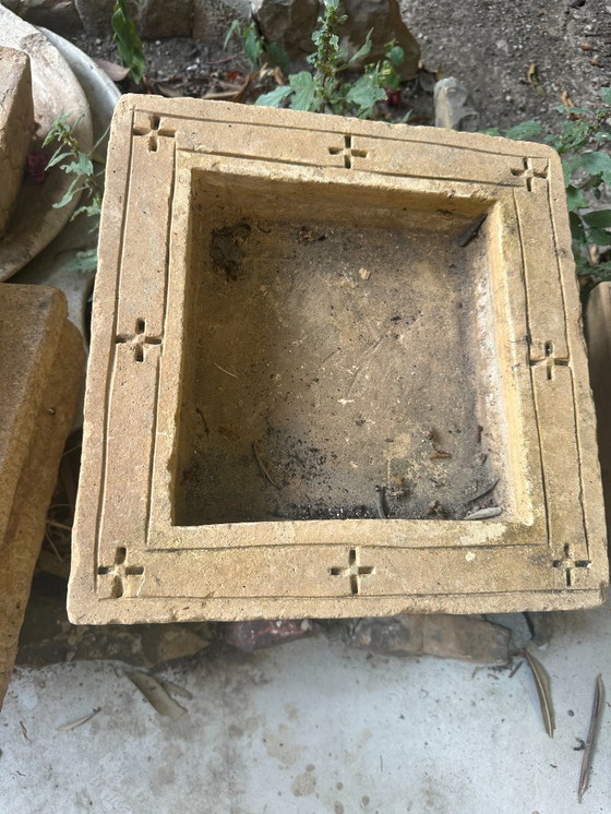 Image 1 of Lotto di vecchie vasche in pietra intagliata - Artigianato indiano