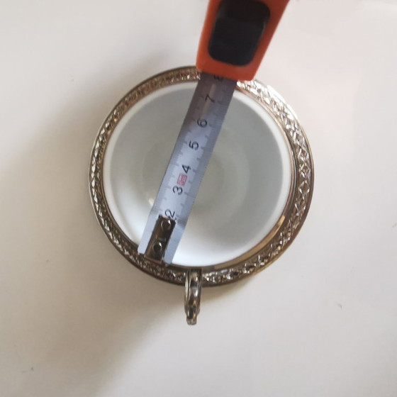 Image 1 of Tasse ancienne en verre opalin