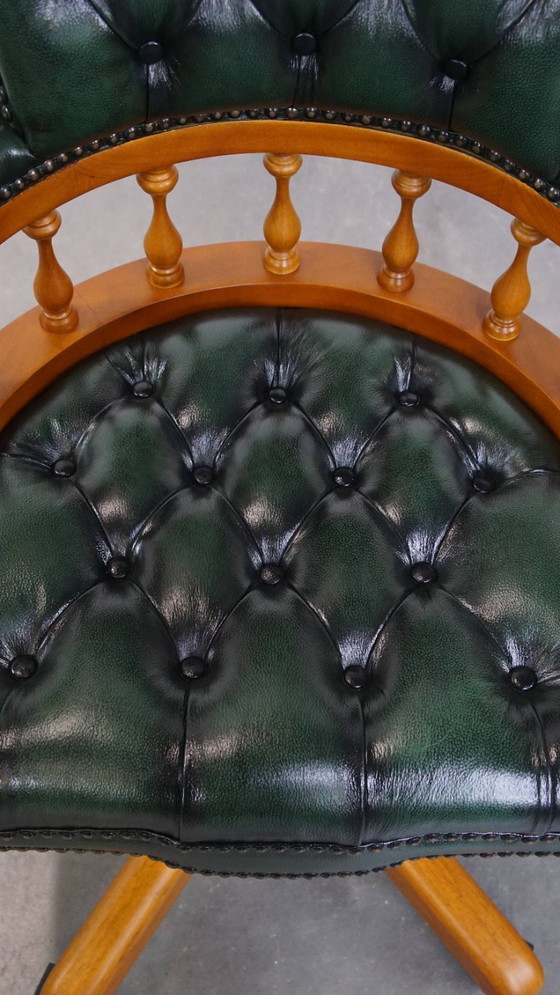 Image 1 of Grüner Chesterfield Bürostuhl aus Rindsleder auf Rollen