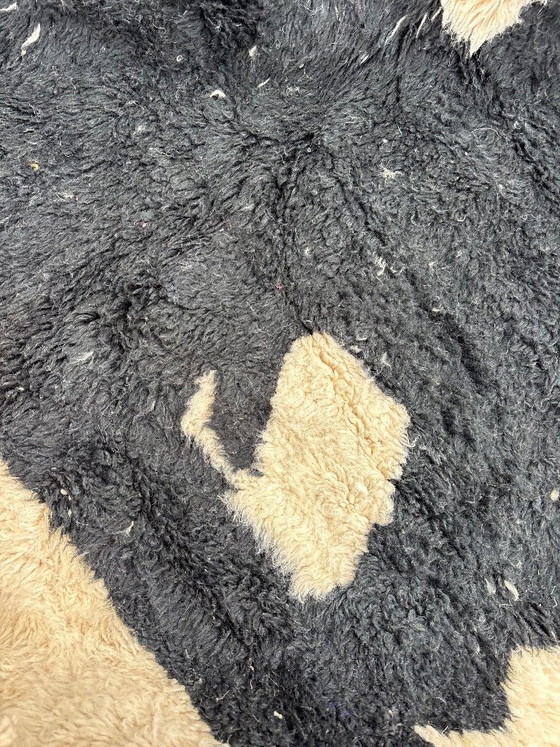 Image 1 of Black and White Moroccan Rug 200x300 cm- Hand Made Berber Wool Rug