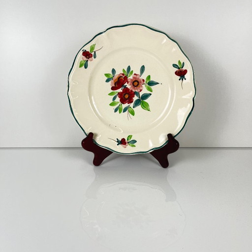 Set of 4 Sarreguemines "Amazonas" dinner plates, late 19th-early 20th century