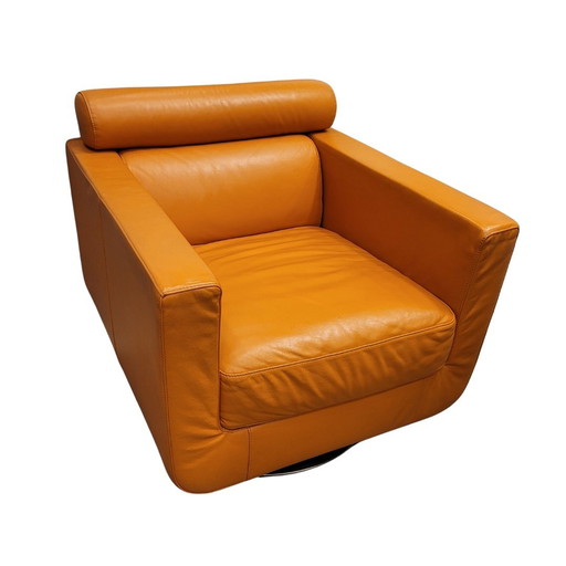 Sillón Giratorio Modelo “Suad” Natuzzi, Piel Naranja, 90’S – Italia 