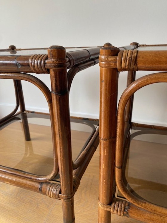 Image 1 of Tavolini laterali vintage in rattan (2) vetro fumé