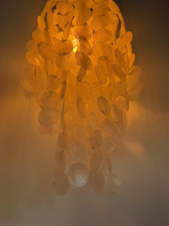 Image 1 of Lampadario vintage XL con conchiglie Capiz anni '70