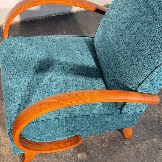Image 1 of Een paar Halabala H-410 fauteuils, volledig gerestaureerd, jaren 30.