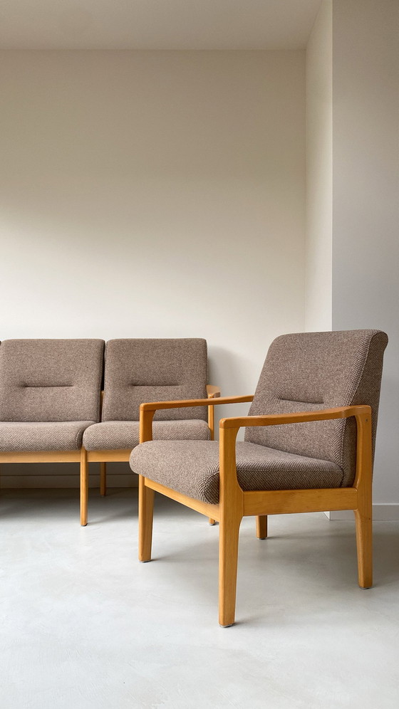 Image 1 of Coin salon vintage en bois / canapé et 2 fauteuils