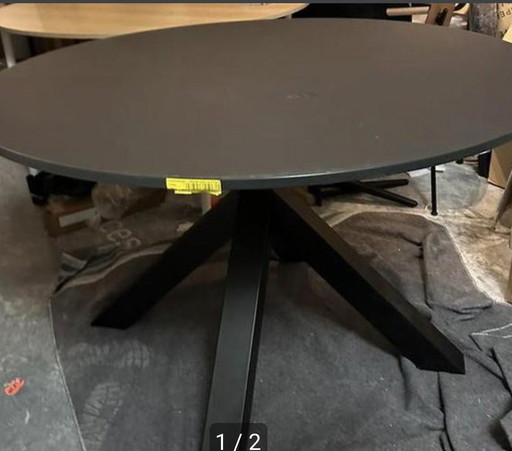 Gispen Dukdalf 140cm Table Showmodel Endommagée