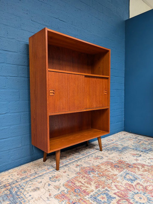Vintage-Wandschrank