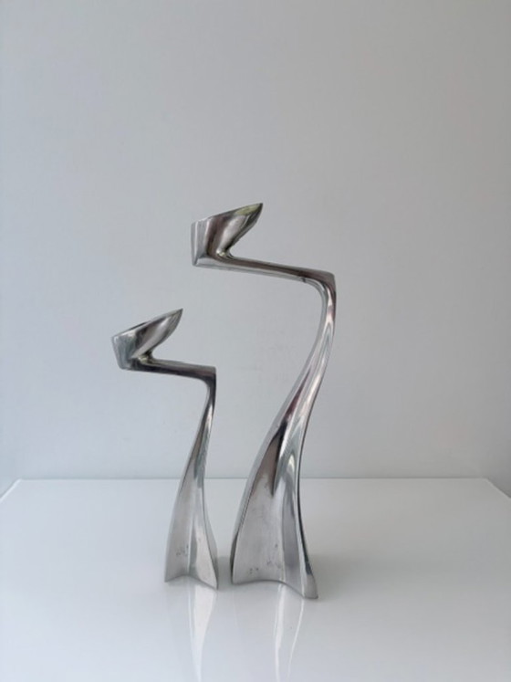 Portacandele Swan iconici di Matthew Hilton per SCP – Aluminium (photo 16 of 24)